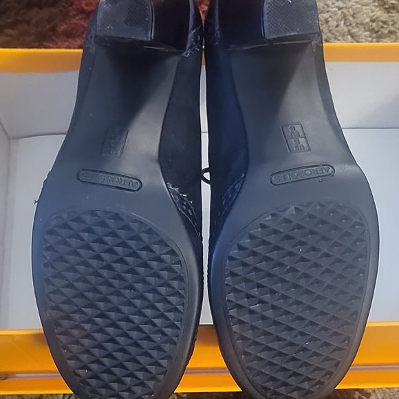 Shoes - Picture 5 of 6